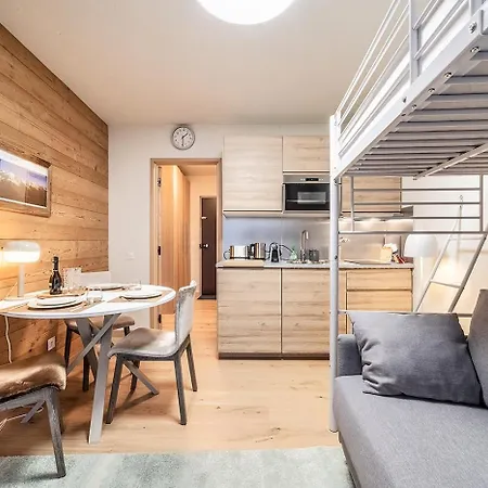 Eden Centre 霞慕尼