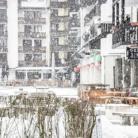 Eden Centre 公寓 *